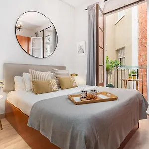 Fridays Flats Whisper-quiet Near Sagrada's Heart , Barcelona Spain